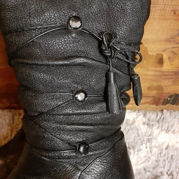 Gotti Leather Wedge Fur Trim Lace Up Tassel Boots 8.5 - Picture 6 of 11